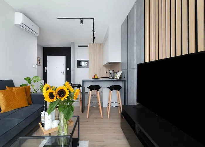 Апартаменти Easy Rent - Kompozytorow Polskich 51, Free Parking, 24h Check-in *